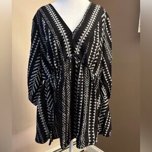 BloomChic NWT Plus Size 14W Black Boho Tribal V Neck Tunic Top